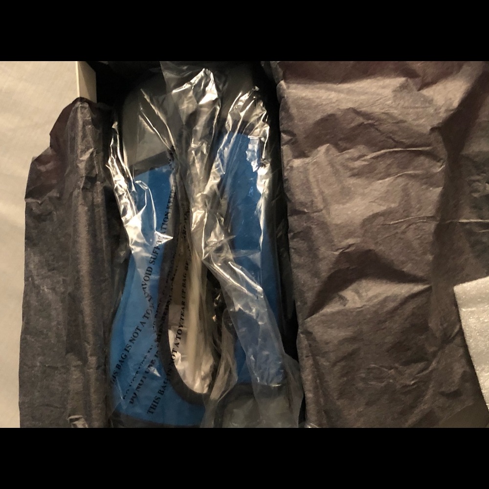 Anne Klein vintage flat
